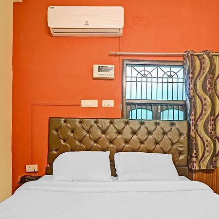 Oyo 7498 Hotel Aparajita Varanasi Eksteriør bilde