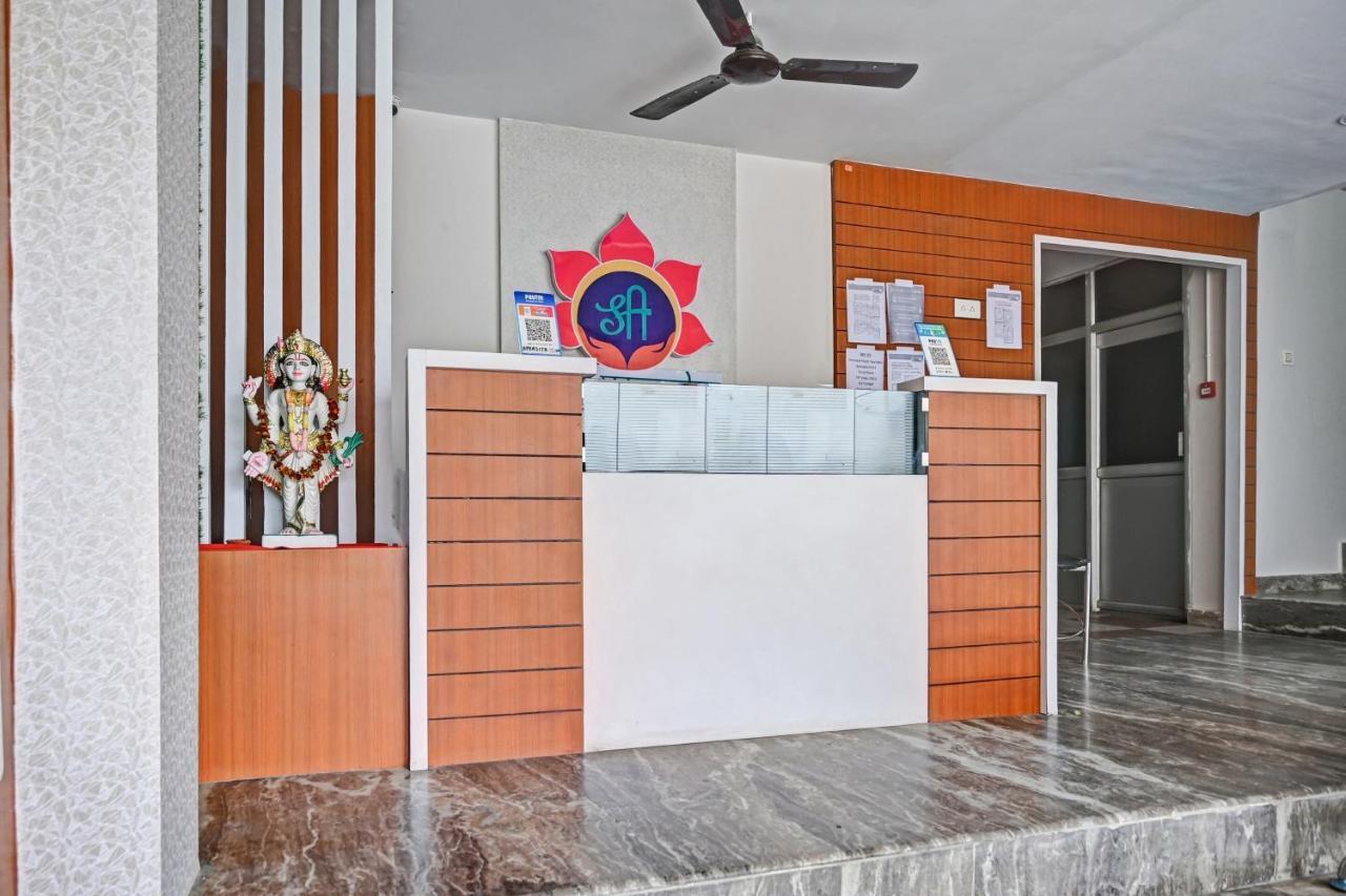 Oyo 7498 Hotel Aparajita Varanasi Eksteriør bilde