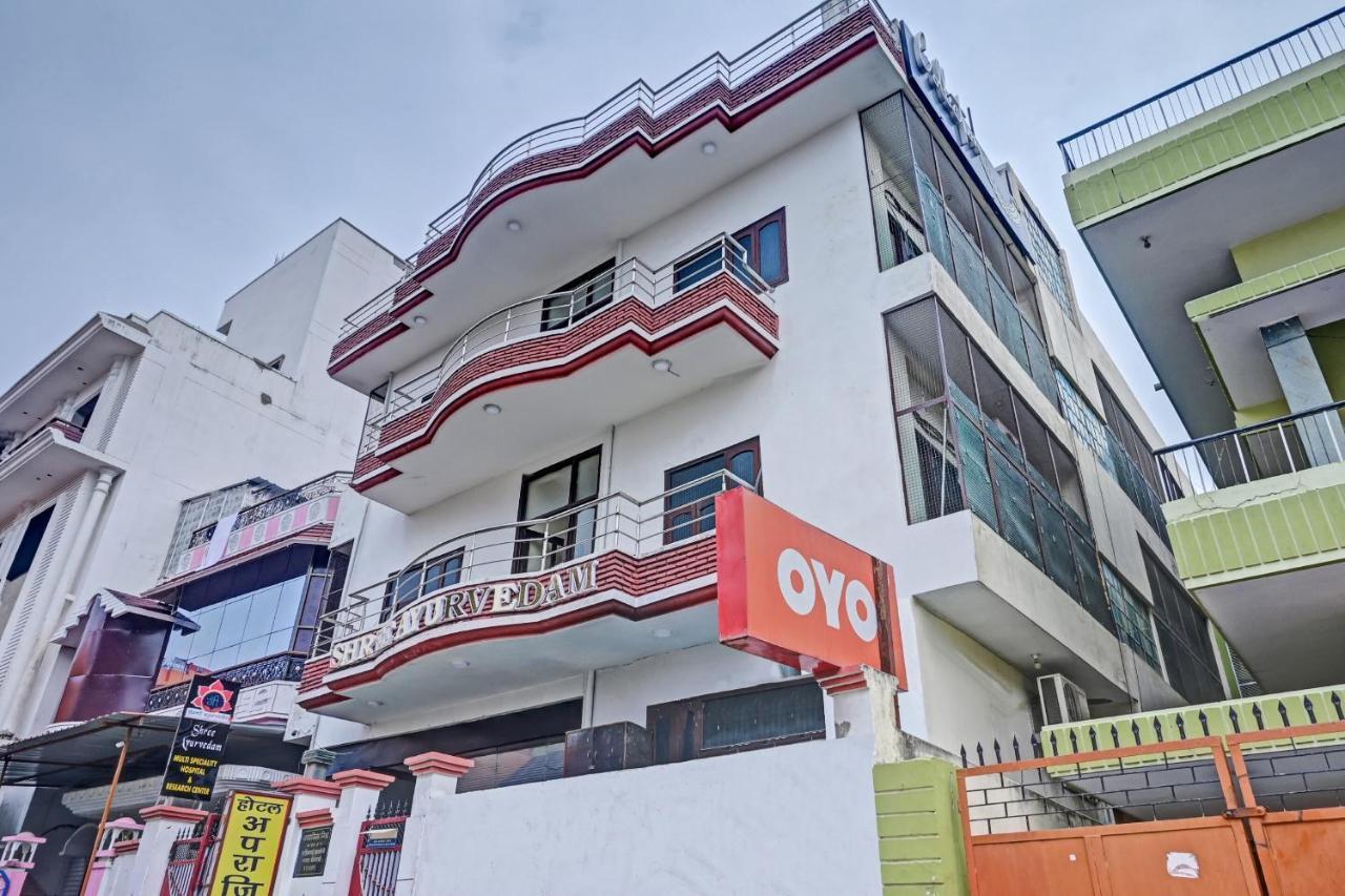 Oyo 7498 Hotel Aparajita Varanasi Eksteriør bilde