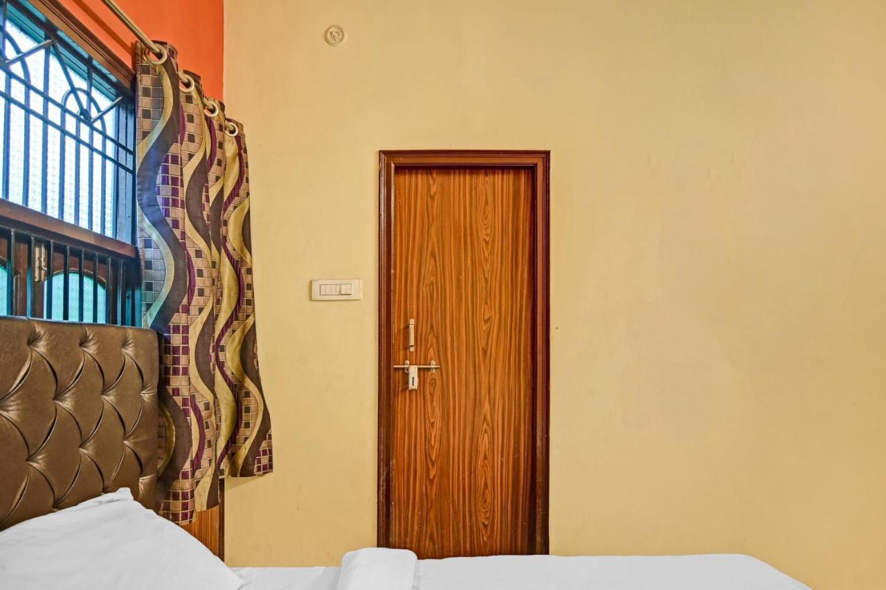 Oyo 7498 Hotel Aparajita Varanasi Eksteriør bilde