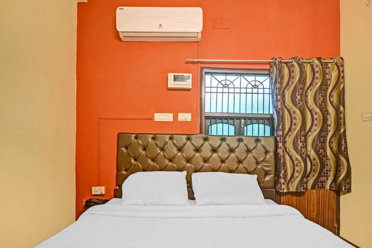 Oyo 7498 Hotel Aparajita Varanasi Eksteriør bilde