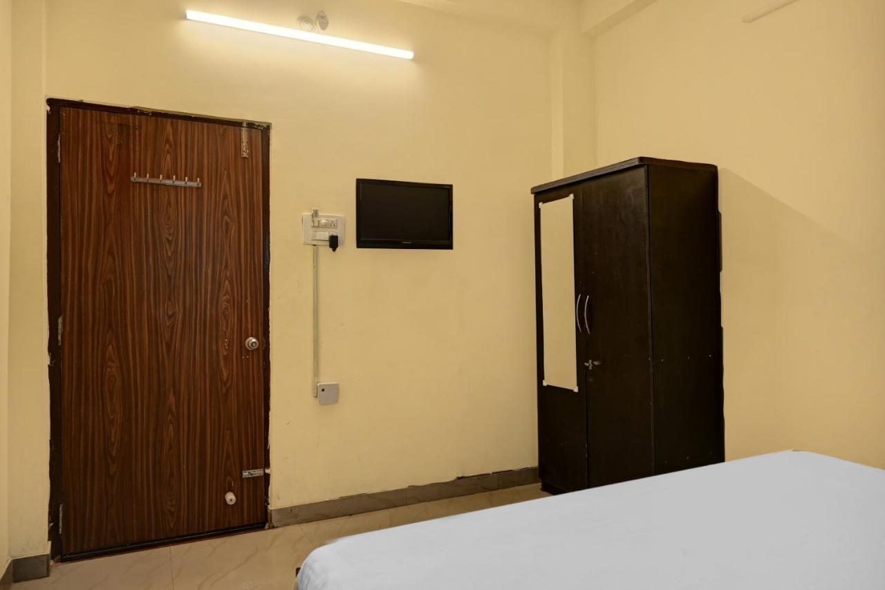 Oyo 7498 Hotel Aparajita Varanasi Eksteriør bilde