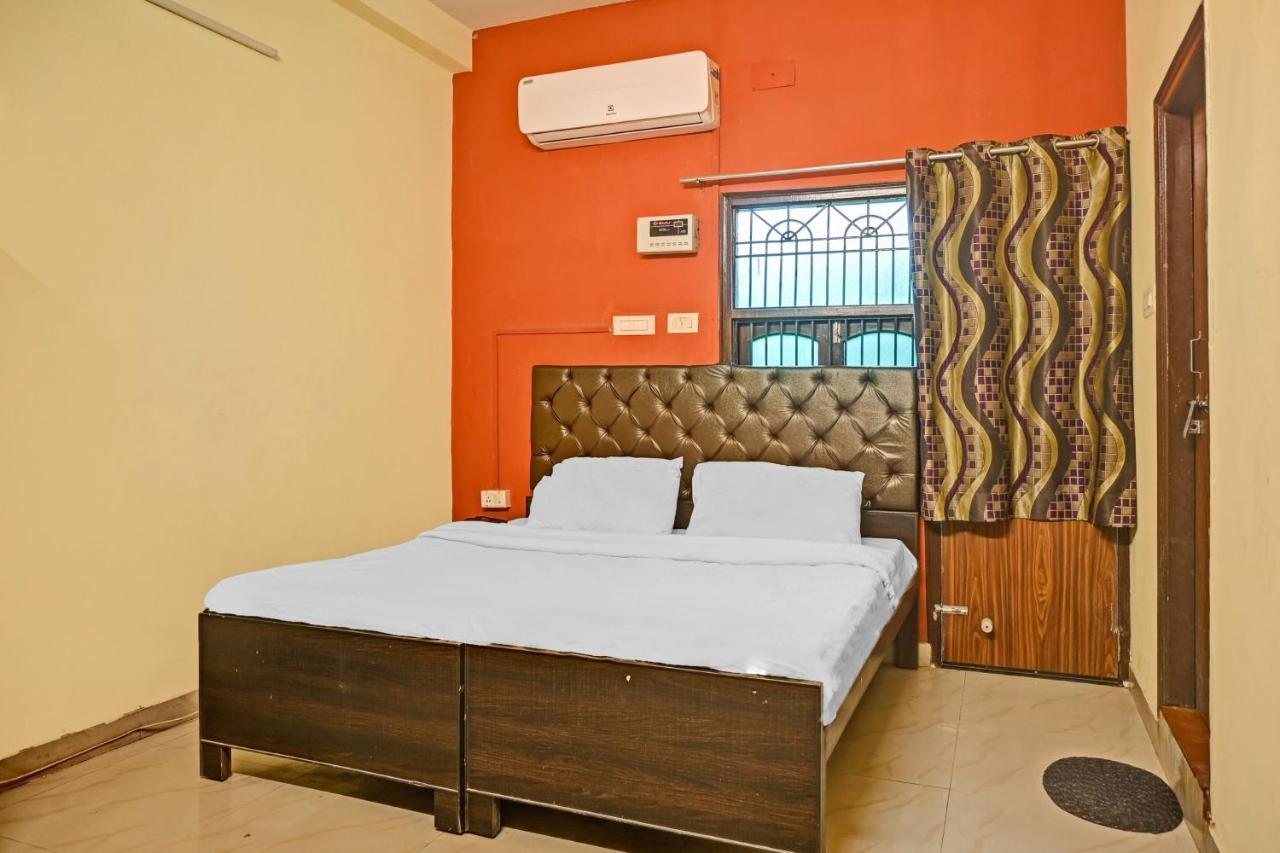 Oyo 7498 Hotel Aparajita Varanasi Eksteriør bilde