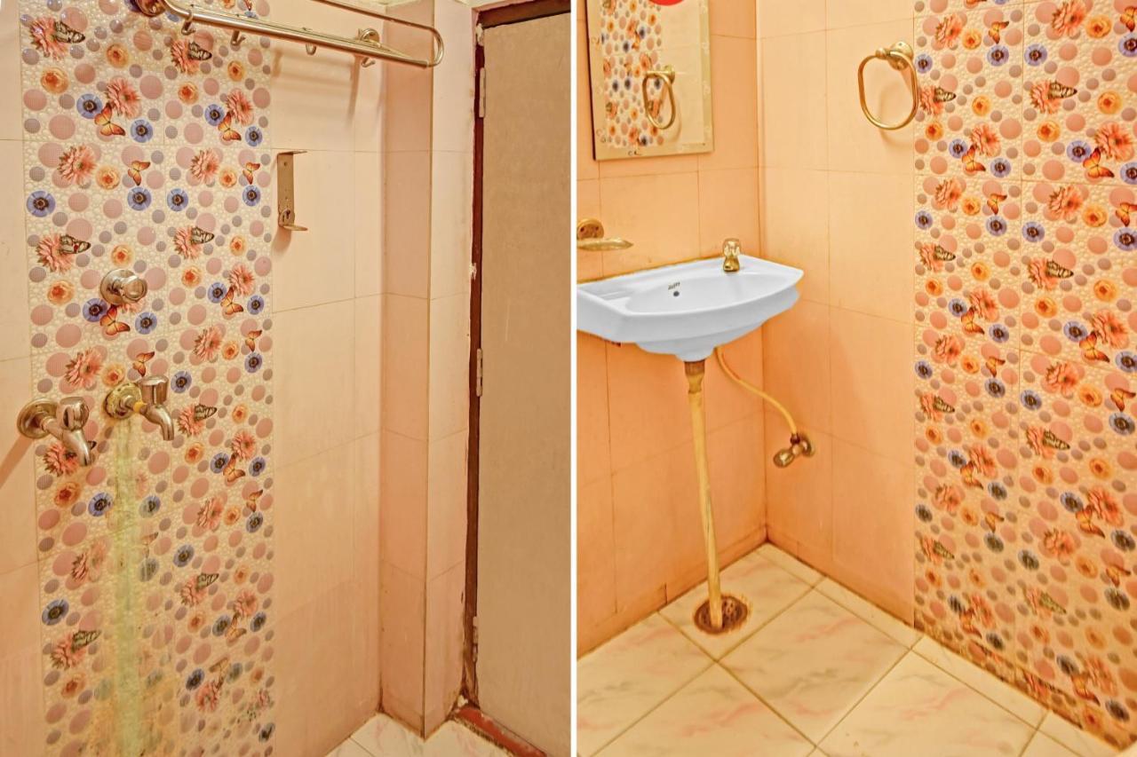 Oyo 7498 Hotel Aparajita Varanasi Eksteriør bilde