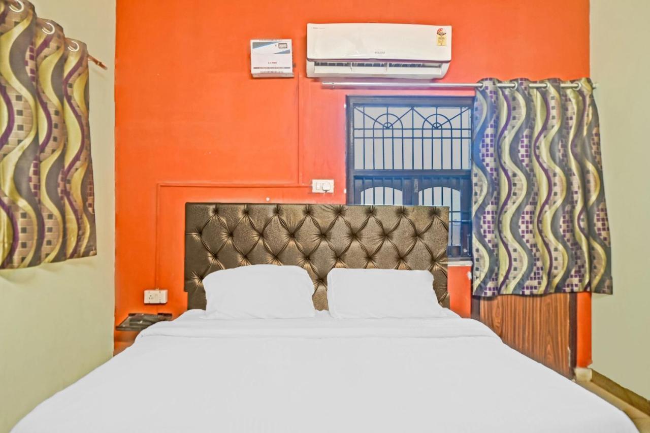 Oyo 7498 Hotel Aparajita Varanasi Eksteriør bilde
