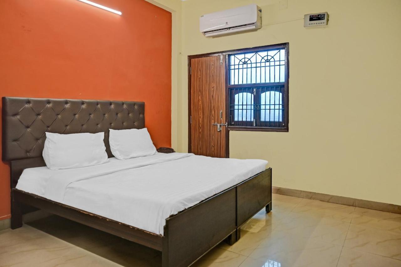 Oyo 7498 Hotel Aparajita Varanasi Eksteriør bilde