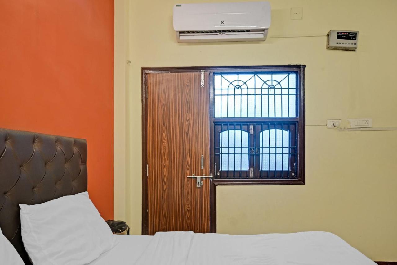 Oyo 7498 Hotel Aparajita Varanasi Eksteriør bilde
