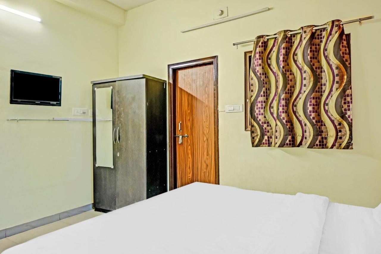 Oyo 7498 Hotel Aparajita Varanasi Eksteriør bilde